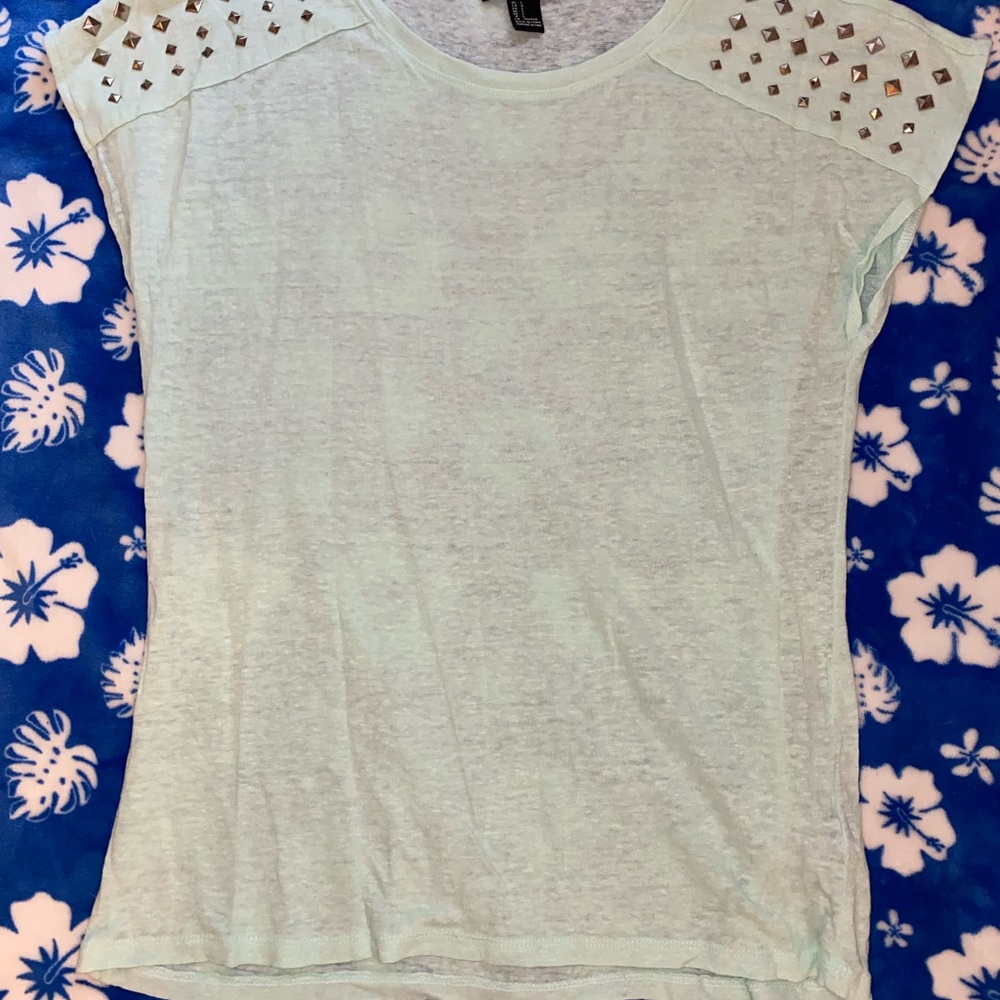 Forever 21 Gray Embellished Short Sleeve Tee